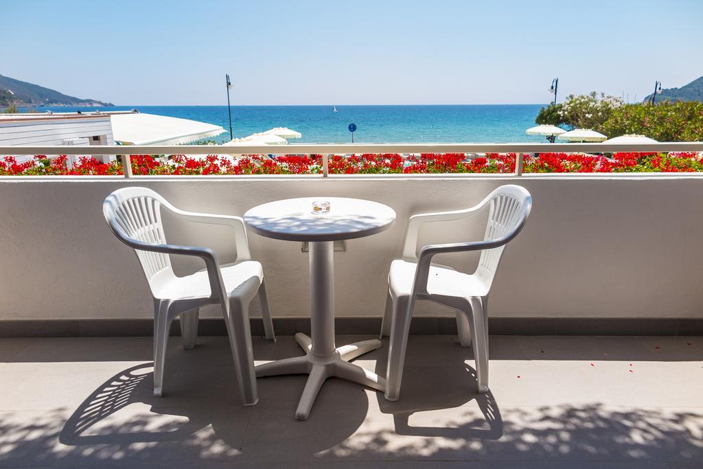 Hotel Montecristo Marina di Campo Kültér fotó
